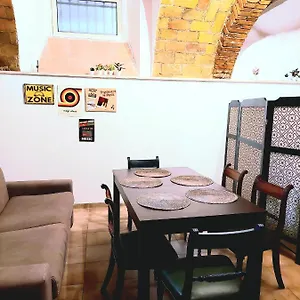  Apartment Trastevere In Music